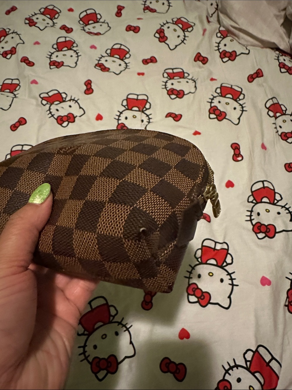 Louis Vuitton Cosmetic Pouch MM in Damier Ebene (discontinued) - Picture 5 of 12